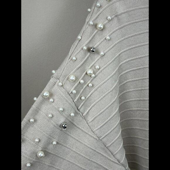 A Love Story Tan Women Round Neck Pearl Studded Sleeves Ribbed‎ Top Size Large - Picture 3 of 4